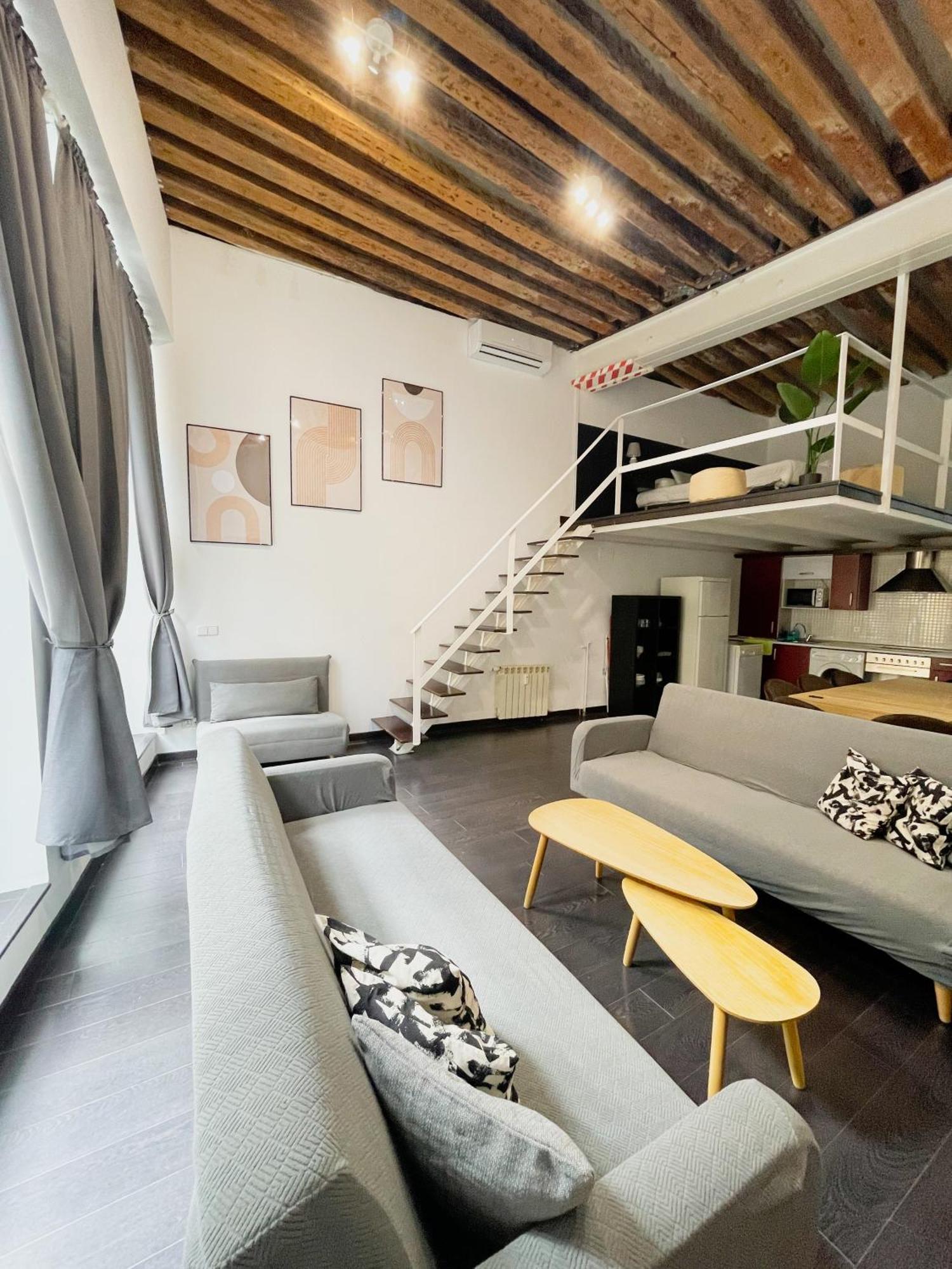 Carretas Duplex Exterior Izquierda Daire Madrid Dış mekan fotoğraf